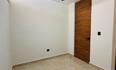 Townhouse de 3 recámaras, equipada, con alberca privada, en Temozon.