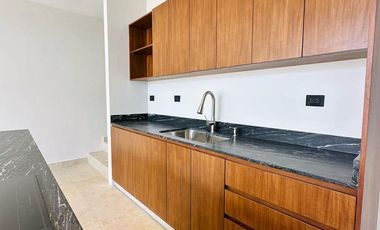 Townhouse de 3 recámaras, equipada, con alberca privada, en Temozon.