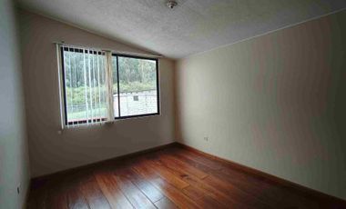 Se renta Amplio departamento sector el Batán Alto