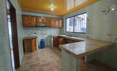 Se renta Amplio departamento sector el Batán Alto