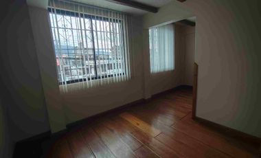 Se renta Amplio departamento sector el Batán Alto
