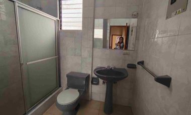 Se renta Amplio departamento sector el Batán Alto
