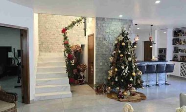 Hermosa residencia en venta en Los Robles Residencial, Zapopan