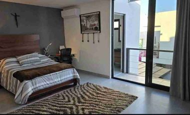 Hermosa residencia en venta en Los Robles Residencial, Zapopan