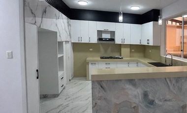 VENTA DE CASA EN URB. EL DORAL