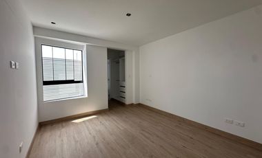 Duplex con terraza, 2 dormitorios, frente a parque, de estreno