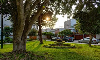 Duplex con terraza, 2 dormitorios, frente a parque, de estreno