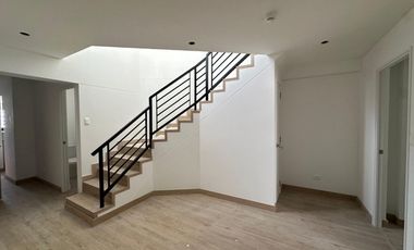 Duplex con terraza, 2 dormitorios, frente a parque, de estreno