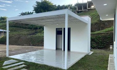 Vendo o permuto Casa Campestre Sector Vía Armenia