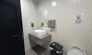 Se RENTA oficina cuatro Rios