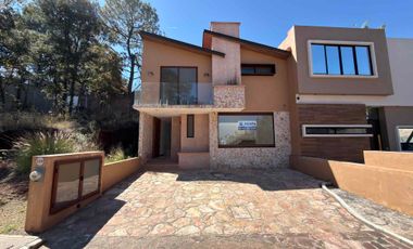 CASA EN RENTA EN ALTOZANO