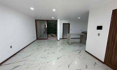 CASA EN RENTA EN ALTOZANO