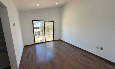 CASA EN RENTA EN ALTOZANO