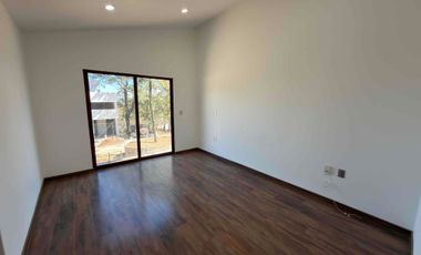 CASA EN RENTA EN ALTOZANO