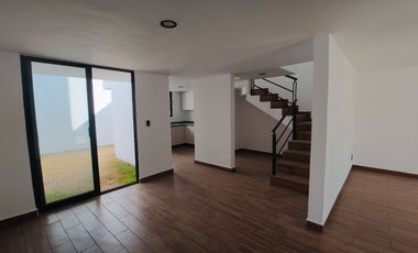 Casa en condominio con alberca de 3 recámaras en Pedregal de las Fuentes, Jiutepec