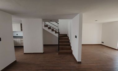 Casa en condominio con alberca de 3 recámaras en Pedregal de las Fuentes, Jiutepec