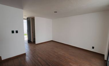 Casa en condominio con alberca de 3 recámaras en Pedregal de las Fuentes, Jiutepec