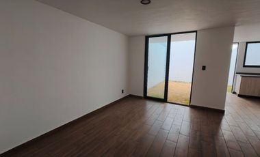 Casa en condominio con alberca de 3 recámaras en Pedregal de las Fuentes, Jiutepec
