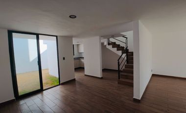 Casa en condominio con alberca de 3 recámaras en Pedregal de las Fuentes, Jiutepec