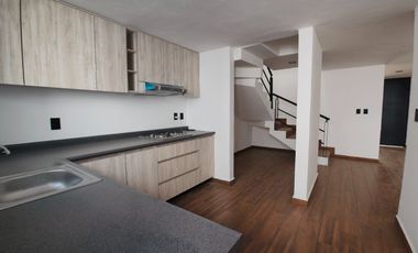 Casa en condominio con alberca de 3 recámaras en Pedregal de las Fuentes, Jiutepec