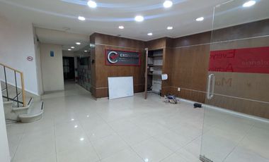 CASA - OFICINA EQUIPADA