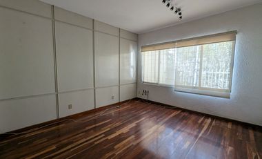 CASA - OFICINA EQUIPADA