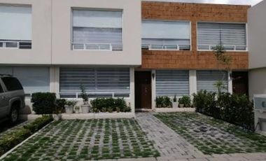 CASA EN RENTA, MOD. CASTILLA, FRACC. LOMAS VIRREYES, CALIMAYA, ESTADO DE MÉXICO, A 15 MIN. DE METEPEC