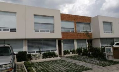 CASA EN RENTA, MOD. CASTILLA, FRACC. LOMAS VIRREYES, CALIMAYA, ESTADO DE MÉXICO, A 15 MIN. DE METEPEC
