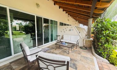 Casa en venta de 3 recámaras con alberca al Sur de Cuernavaca