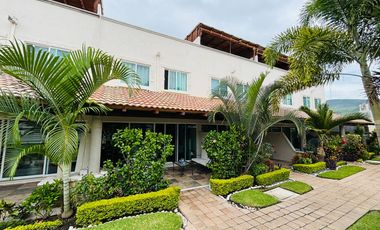 Casa en venta de 3 recámaras con alberca al Sur de Cuernavaca