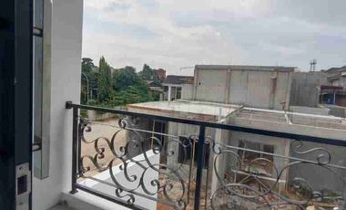 Di Jual Rumah Classic Moderen Dekat Tol Cimanggis Depok