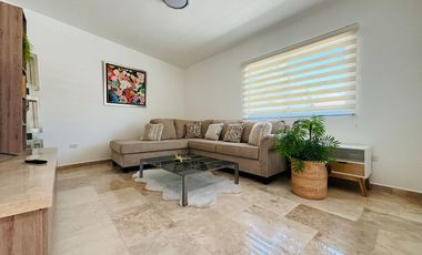 Casa nueva de 4 recámaras con alberca, jardín y bar