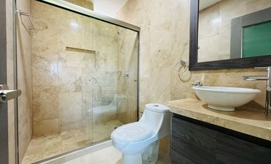 Casa nueva de 4 recámaras con alberca, jardín y bar