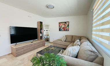 Casa nueva de 4 recámaras con alberca, jardín y bar