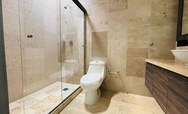 Casa nueva de 4 recámaras con alberca, jardín y bar