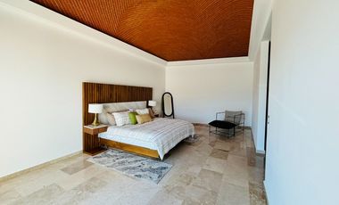 Casa nueva de 4 recámaras con alberca, jardín y bar