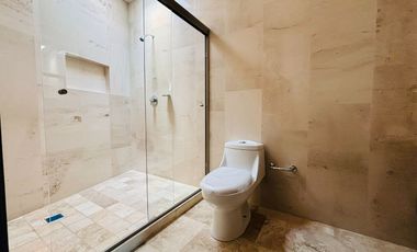 Casa nueva de 4 recámaras con alberca, jardín y bar