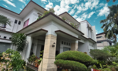 RUMAH MEWAH RASA VILLA DI SENTUL BOGOR,SEMI FURNISHED BISA KPR PLUS KOLAM RENANG DEKAT TOL & AEON SENTUL