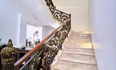 RUMAH MEWAH RASA VILLA DI SENTUL BOGOR,SEMI FURNISHED BISA KPR PLUS KOLAM RENANG DEKAT TOL & AEON SENTUL