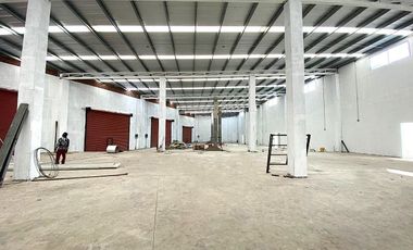 Local comercial lado sombra, sobre av secundaria, altura interior 7m, Boca del Rio Ver