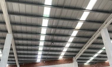 Local comercial lado sombra, sobre av secundaria, altura interior 7m, Boca del Rio Ver