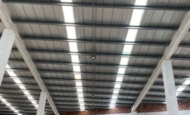 Local comercial lado sombra, sobre av secundaria, altura interior 7m, Boca del Rio Ver
