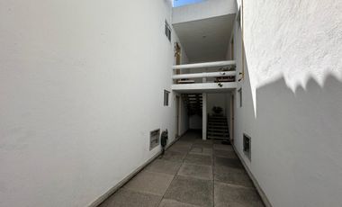 RENTA DEPARTAMENTO PLANTA BAJA,3 recamaras,2 baños,jardin