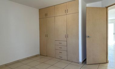 RENTA DEPARTAMENTO PLANTA BAJA,3 recamaras,2 baños,jardin