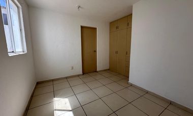 RENTA DEPARTAMENTO PLANTA BAJA,3 recamaras,2 baños,jardin