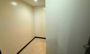 3 Bedroom Condo FOR SALE in One Central Salcedo Village Makati across RCBC Plaza