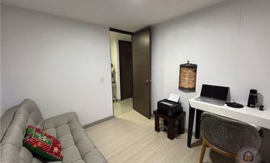 Apartamento de 3 alcobas más servicio en venta. Sabaneta, Vereda San José