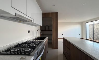 HERMOSO RESIDENCIAL EN VENTA FRACCIONAMIENTO PRIVADO PARQUE INGLES APIZACO