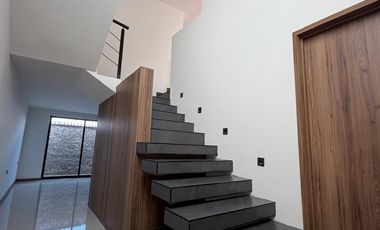 HERMOSO RESIDENCIAL EN VENTA FRACCIONAMIENTO PRIVADO PARQUE INGLES APIZACO