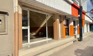 SE ALQUILA LOCAL CON MEZZANINE EN MACHALA